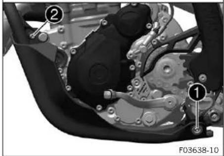 KTM 350 SX-F (2025) - Déposer la protection moteur (XC-F US) - 2