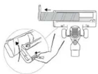 HISENSE HVC6463DA - Cleaning the brush - 2