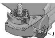 DEWALT DCB201-B3 - INSTALACIÓN Y REMOCIÓN DE LA GUARDA (FIG. 7) - 3
