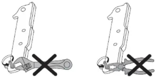 INDESIT IB55 532 W - Inversion du côté d'ouverture de la porte - 1
