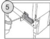 HOOVER HOM4SE68EWPK - DE PLANK VAN HET MEUBEL OP DE DEUR VAN HET APPARAAT VASTMAKEN - 9