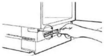 HOOVER HOMLSE68EWKP - Réglage de la plinthe/planche - 1
