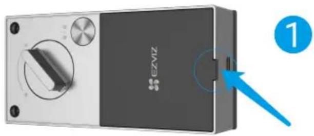 EZVIZ DL03 Pro - Installer la batterie - 1