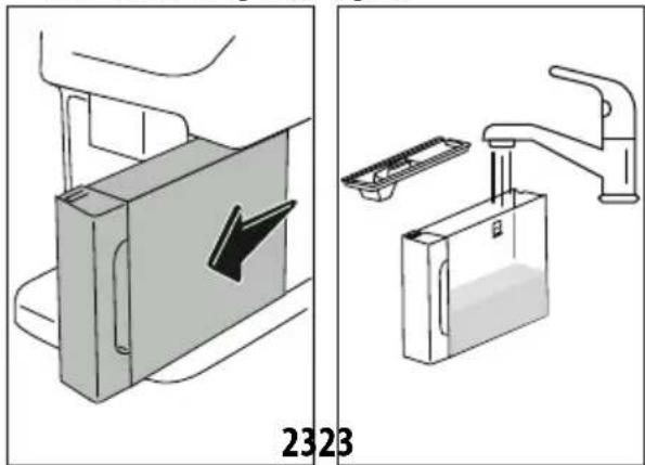 DELONGHI Magnifica Plus ECAM320.70.SB - Fill the water tank - 1