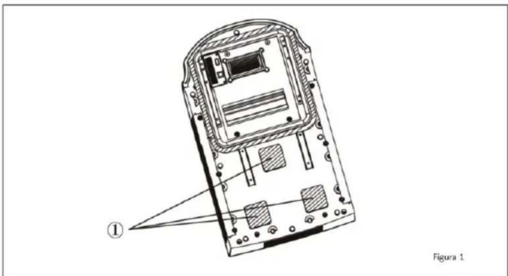 Mestic RTA-2500L - STEP 1 – ATTACCARE LA STRISCIA SIGILLANTE E I PEZZI DI SPUGNA SULL'UNITÀ ESTERNA - 1