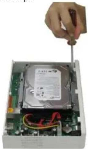 AVer EXR6004 mini - Instalação da unidade de disco rígido - 4