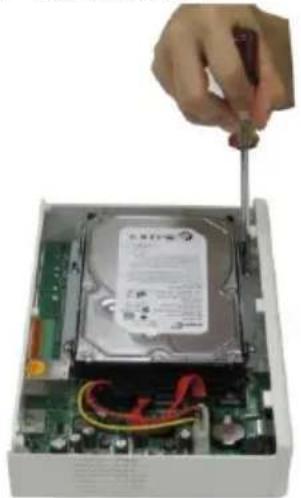 AVer EXR6004 mini - ハードディスクの取り付け - 4