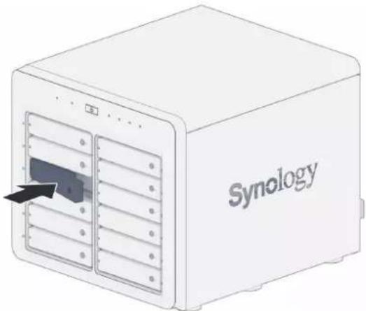 SYNOLOGY DiskStation DS3622xs+ - Installation des disques - 1