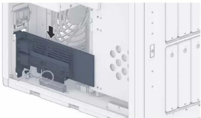 SYNOLOGY DiskStation DS3622xs+ - Pour installer une carte d'interface réseau - 3