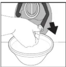 WHIRLPOOL W7X 89 SILENCE - Het filter van de afvoerpomp reinigen / restwater afvoeren - 2