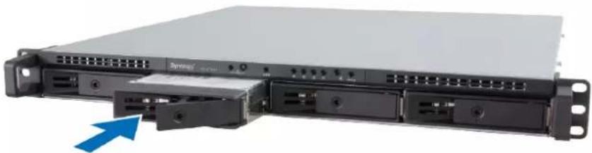 SYNOLOGY RackStation RS1619xs+ - Installation des disques - 4