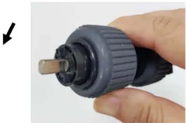 AVISION AD6090N - Remplacement du rouleau à marche inverse - 6