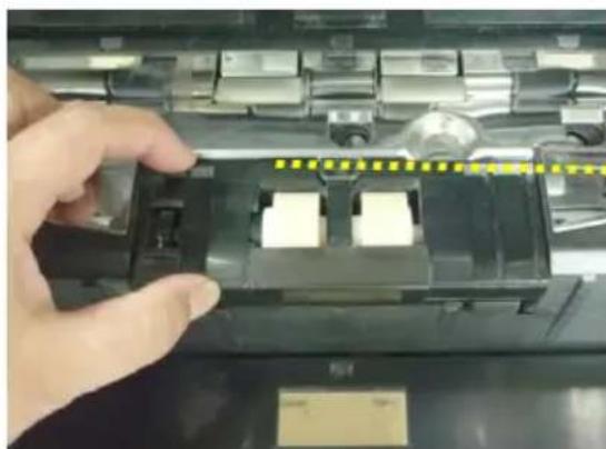 AVISION AD8120U - Remplacement du rouleau à marche inverse - 2