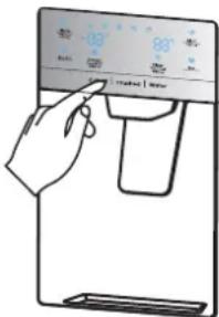 HISENSE RS818N4TIE1 - Gebruik van de afgeefinrichting U kunt het type ijs of water kiezen door de knop "Cubed" of - 1