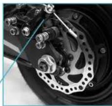CECOTEC Bongo Serie Z Road - ACCESSING AND ACTIVATING THE BATTERY AND ENGINE - 3