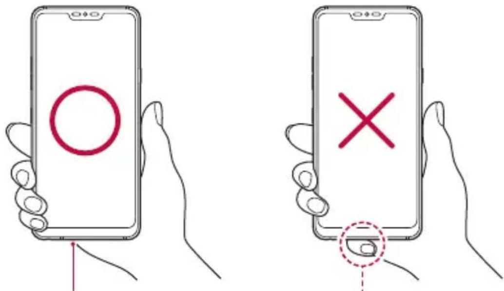 LG ThinQ G7 - NEPOKÚŠAJTE sa odstrániť zadný kryt. - 2