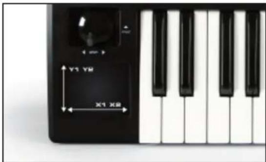 NOVATION 61 SL MkII - PAVÉ TACTILE XY AXES DE CONTRÔLE - 1