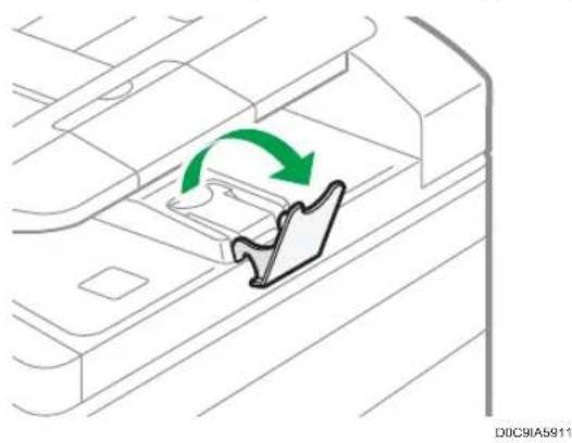 RICOH IM C300F - Placement d'un original dans le chargeur automatique de documents (ADF) - 3