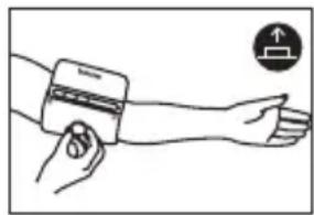 BEURER BM 81 easyLock - Déverrouiller le brassard et retirer l'appareil - 1