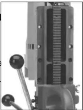 MILWAUKEE 4297-1 - Montaje de la taladradora en el riel guía - 1