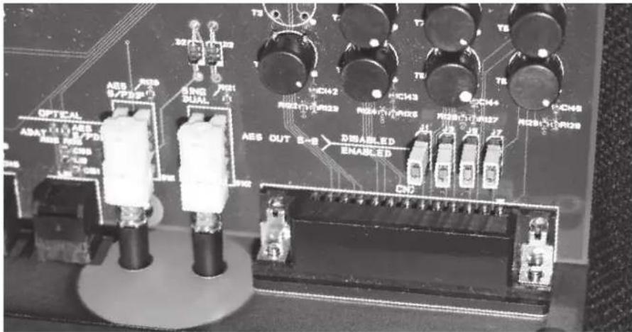 FOCUSRITE ISA 428 MkII - Positions des cavaliers de carte numérique - Désactivation des sorties AES 5-8 - 1
