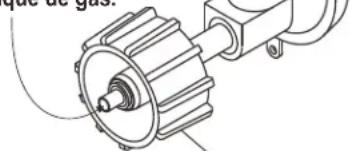 Char-Broil Gas2Coal 463370519 - Como conectar el regulador al tanque de gas propano - 4