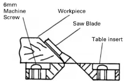 HiKOKI C8FSHE - Positioning the table insert - 2