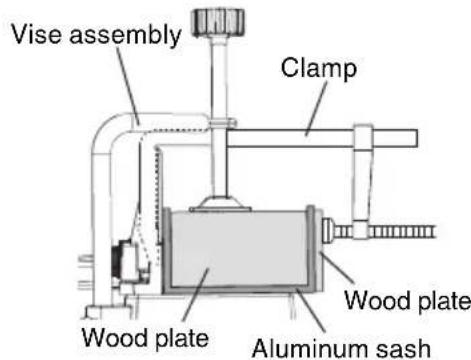 HiKOKI C10FSHC - NOTE: When cutting a single groove at either end of the workpiece, remove the unneeded portion with a chisel. - 2