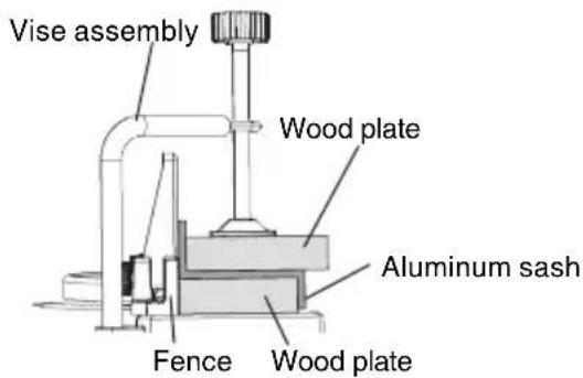 HiKOKI C10FSHC - NOTE: When cutting a single groove at either end of the workpiece, remove the unneeded portion with a chisel. - 1