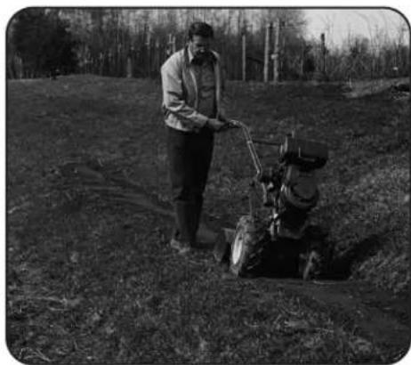 TROY-BILT Big Red - Labourage sur les pentes - 2