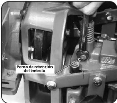 TROY-BILT Big Red - Ajuste de la transmisión de marcha atrás: - 3