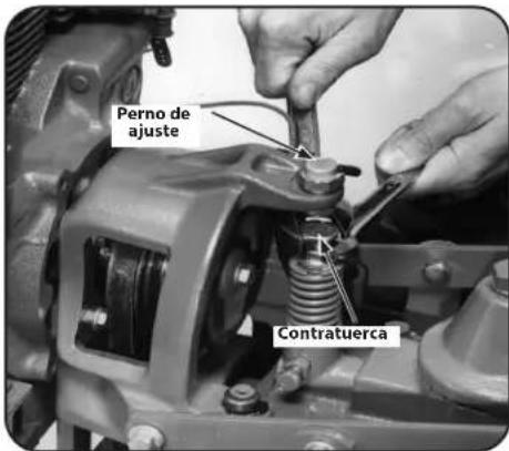 TROY-BILT Big Red - Ajuste de la transmisión de marcha atrás: - 2