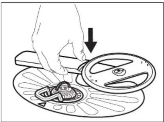 ELECTROLUX Y67EC400W - Cleaning the lower spray arm - 3