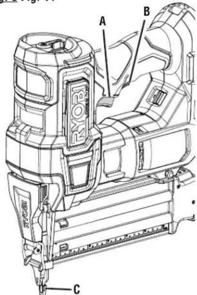 RYOBI P322 - NETTOYAGE DE LA RAINURE DE CLOUS - 1