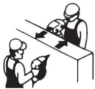 DEWALT DDF5120550 - Nagels kunnen na het afvuren in meerdere stukken breken en ernstig letsel veroorzaken: - 1