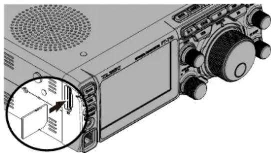 YAESU FT-710 - • Installation de la carte SD - 2