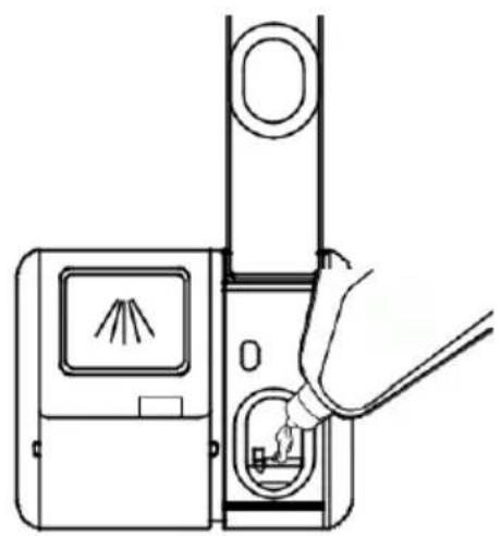 EDESA EDW-4610 WH - • Füllen des Klarspülerbehälters - 2