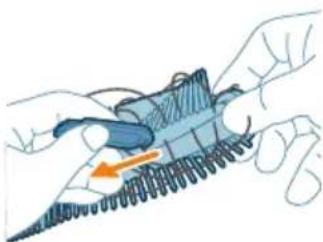 PHILIPS HomeRun 2000 Series XU2000 - Reinigen der Kehrwalze - 3
