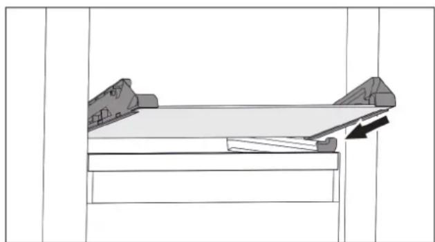 LIEBHERR SIFNci 3954 Prime - Retirer / insérer la tablette en verre située sous le tiroir basculable\* - 2