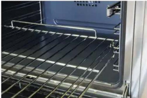 Porter & Charles FEC90B3 - How to correctly place the oven shelves and roasting pan - 5