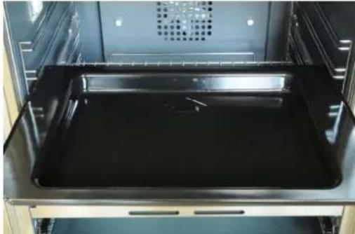 Porter & Charles FEC90B3 - How to correctly place the oven shelves and roasting pan - 4
