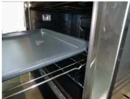 Porter & Charles FEC60B2 - How to correctly place the oven shelves and roasting pan - 6