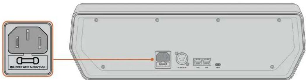 Blackmagic Design ATEM Television Studio HD8 - Alimentación del panel - 1