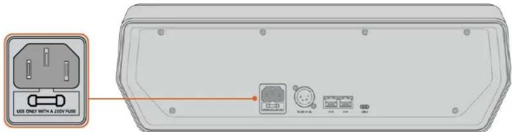 Blackmagic Design ATEM Television Studio HD8 - Alimenter le panneau - 1