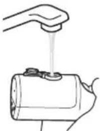 PANASONIC EW-DJ27 - Vul de watertank met water. - 3