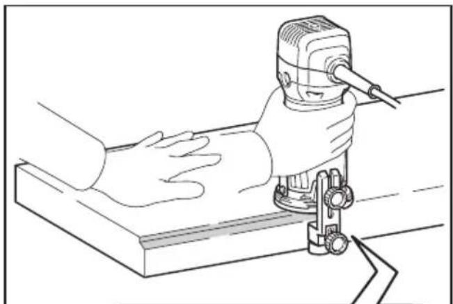 MAKITA RT0702C - 24