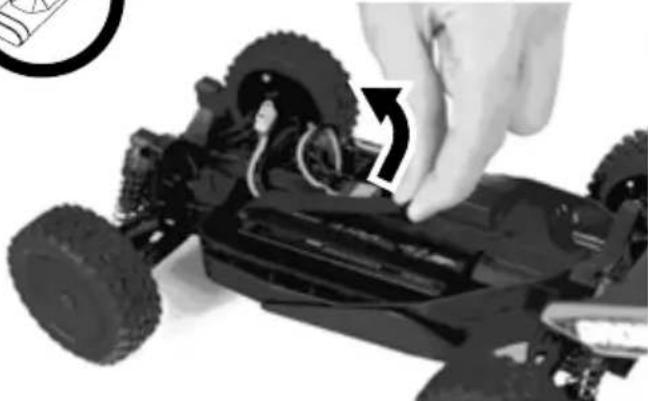 ARRMA Typhon Grom - AUTOBATTERIEN ENTFERNEN - 1