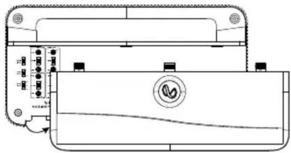 INFINITY Marine M6008A - ZUGRIFF AUF ANSCHLUSSE / BEDIENFELD - 2