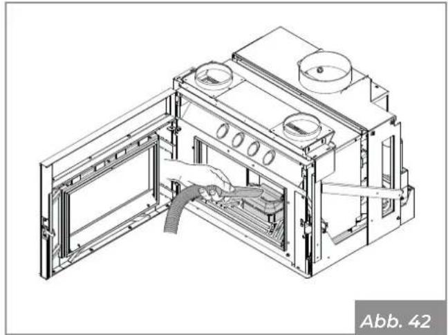 Palazzetti Ecofire for building in A70 air - Innenreinigung des Feueraums - 2
