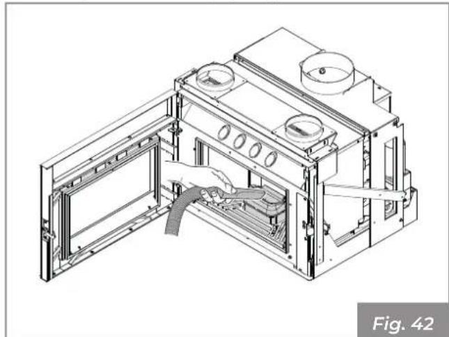 Palazzetti Ecofire for building in A70 air - Cleaning the inside of the firebox - 2